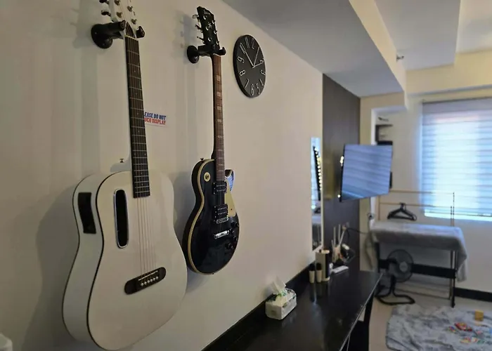 Affordable Staycation Near Airport Apartahotel *